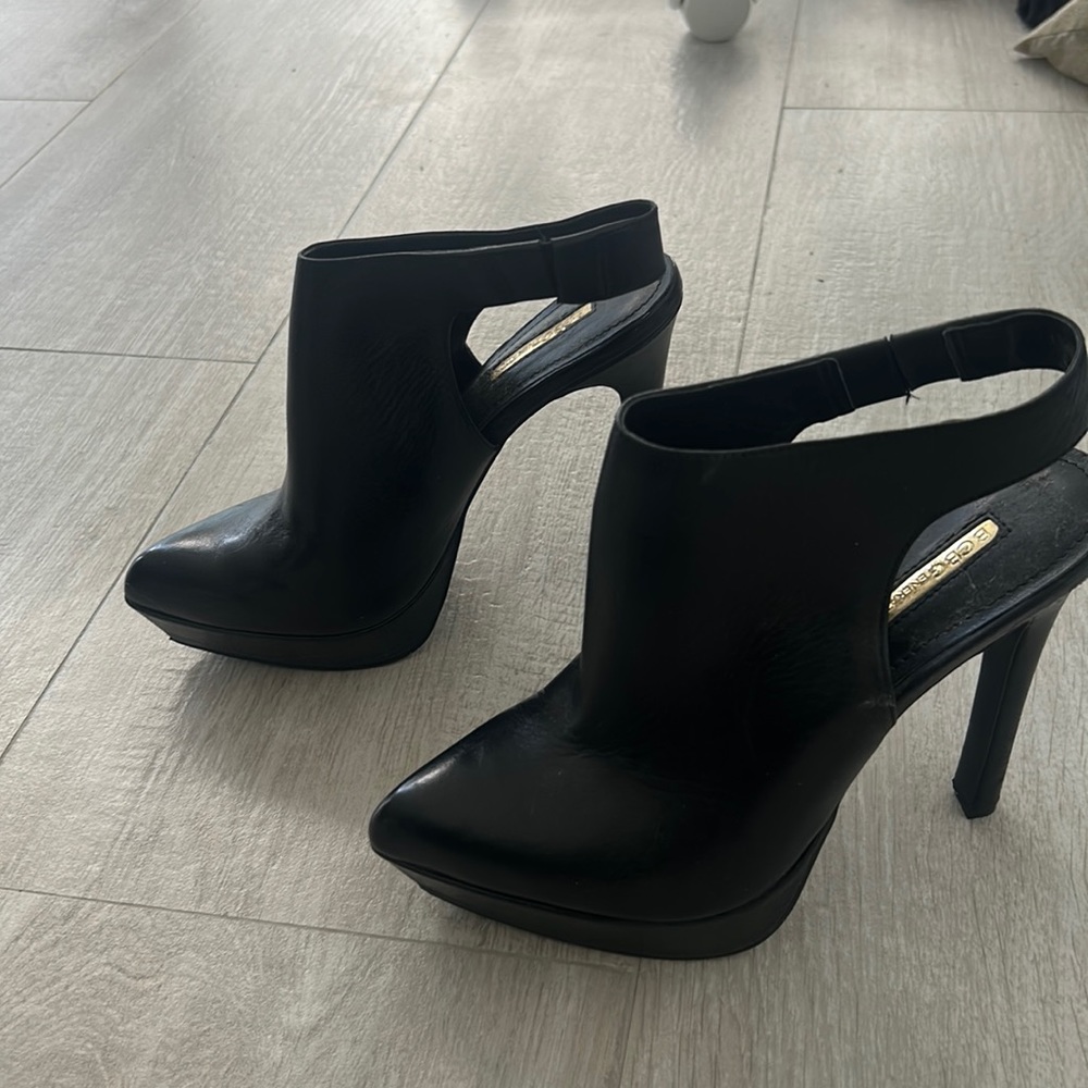 BCBG generation black booties
